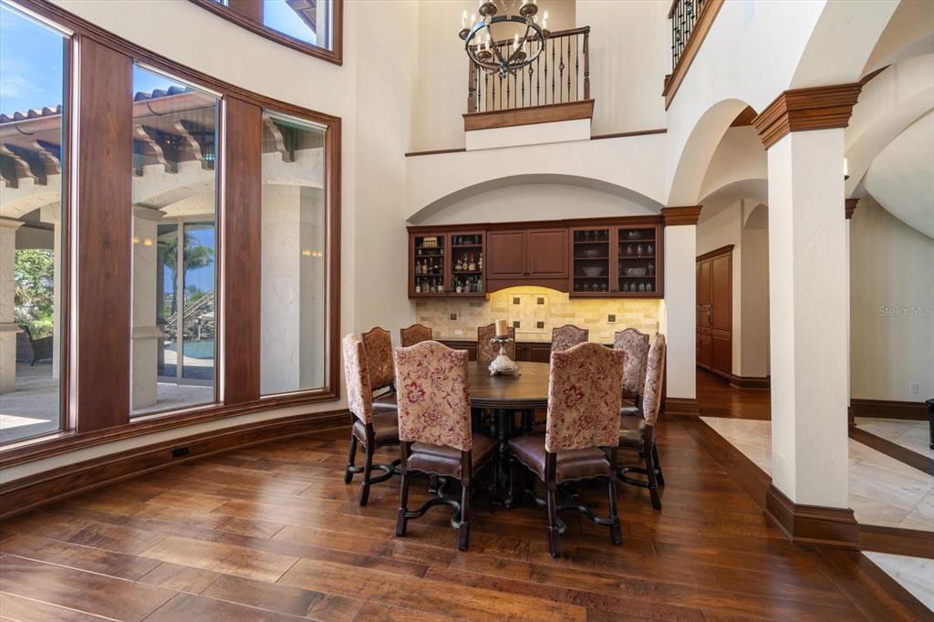 Largo, Florida, 33774, United States, 5 Bedrooms Bedrooms, ,7 BathroomsBathrooms,Residential,For Sale,1876225