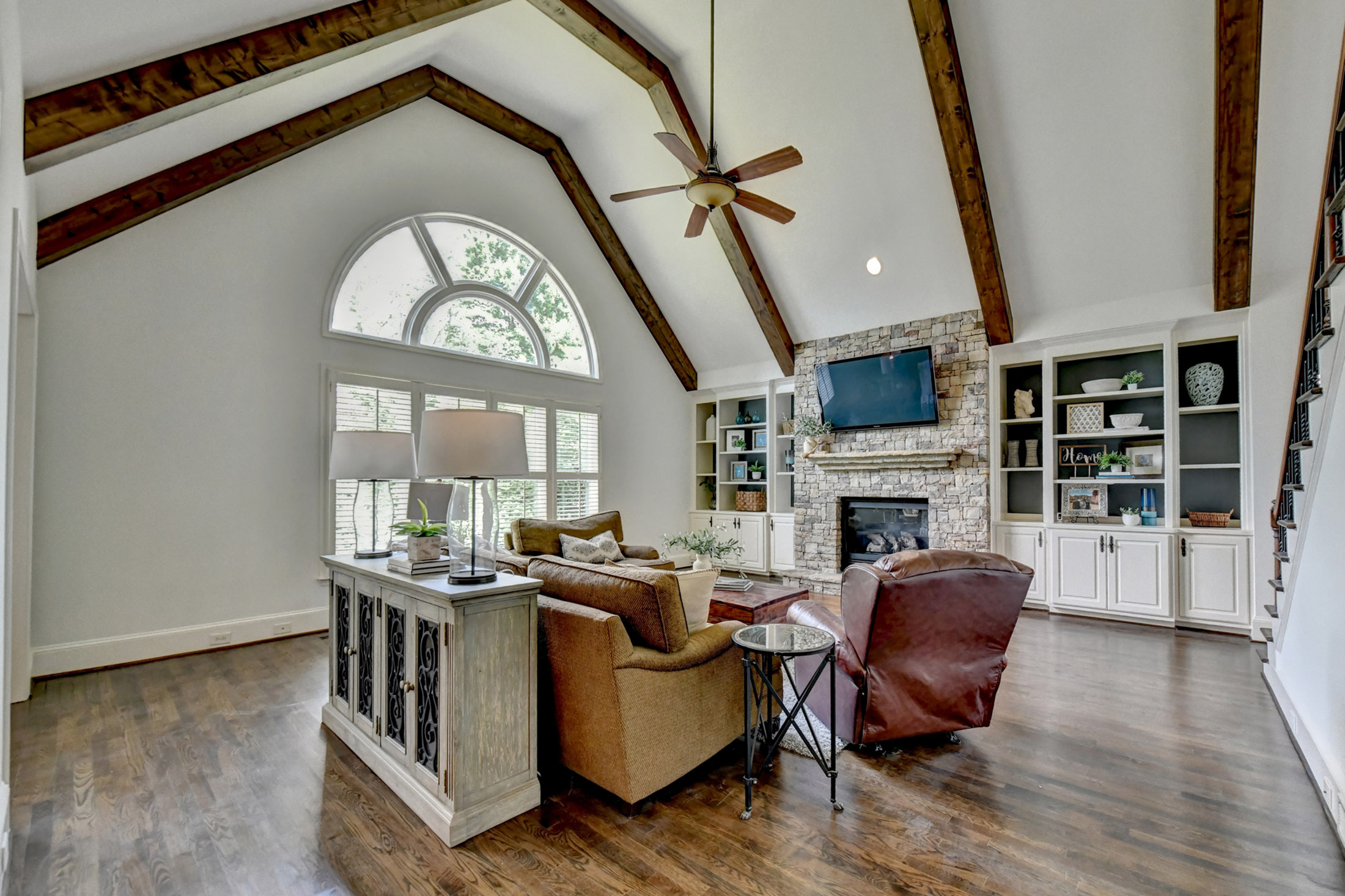  Stunning, Fully Renovated Glen Abbey Home Nestled in the Heart of Alpharetta - 物件實景