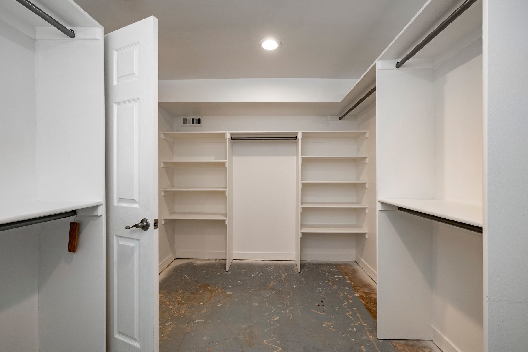  Updated Millcreek Home with Space to Make It Your Own - 物件實景