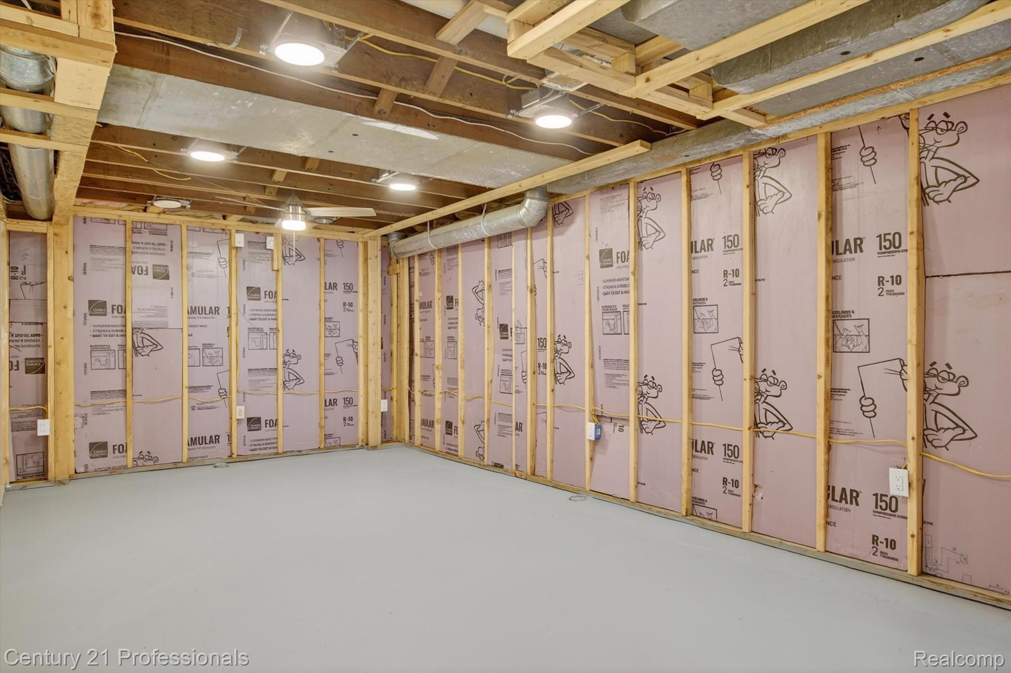 AnnArbor, Michigan, 48103, United States, 3 Bedrooms Bedrooms, ,2 BathroomsBathrooms,Residential,For Sale,2038330
