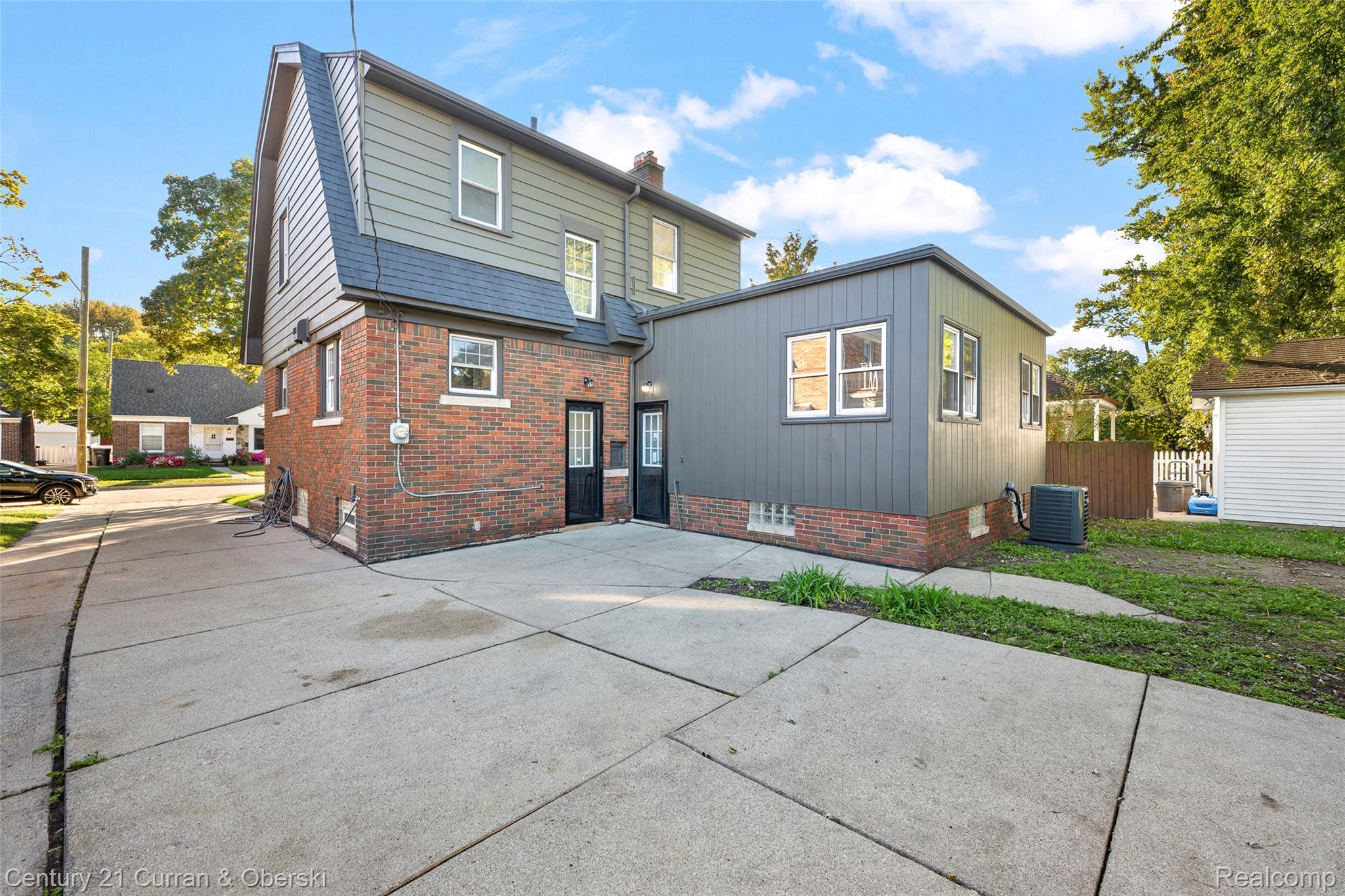 Dearborn, Michigan, 48124, United States, 4 Bedrooms Bedrooms, ,3 BathroomsBathrooms,Residential,For Sale,1979492