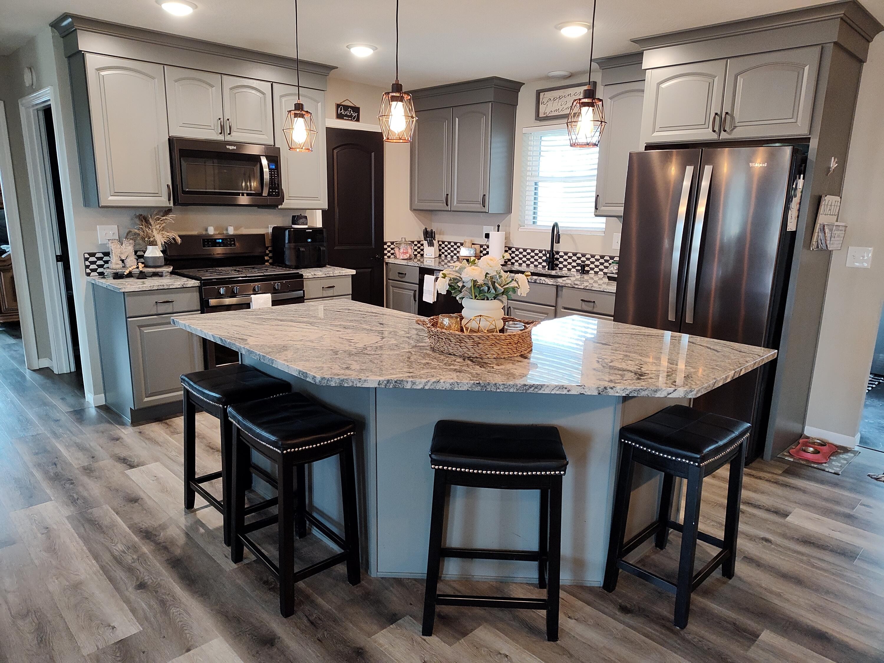 Bolivar, Missouri, 65613, United States, 2 Bedrooms Bedrooms, ,3 BathroomsBathrooms,Residential,For Sale,1975211