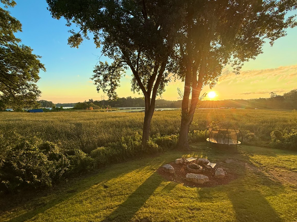 Deephaven, Minnesota, 55331, United States, 5 Bedrooms Bedrooms, ,3 BathroomsBathrooms,Residential,For Sale,1999311