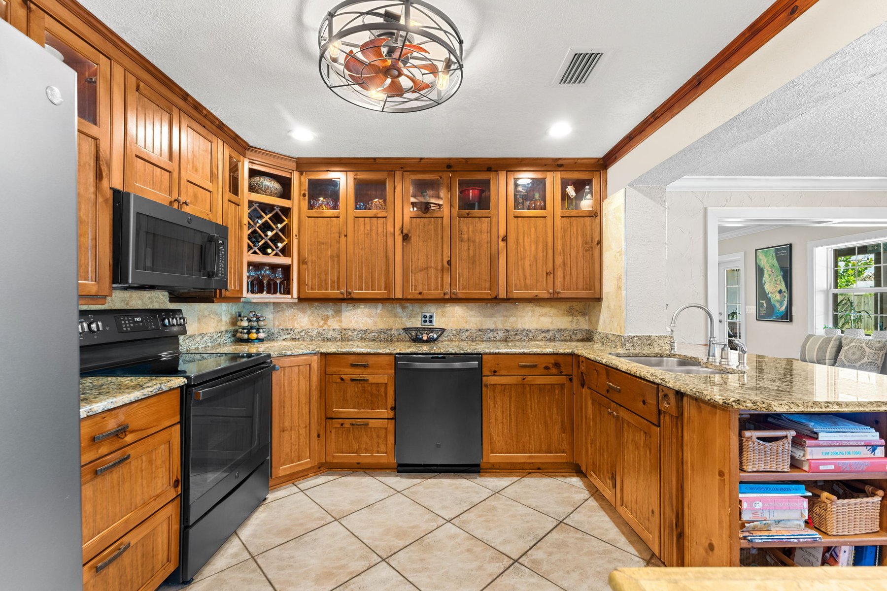  240 Deland Avenue, Indialantic, FL, 32903 - 物件實景