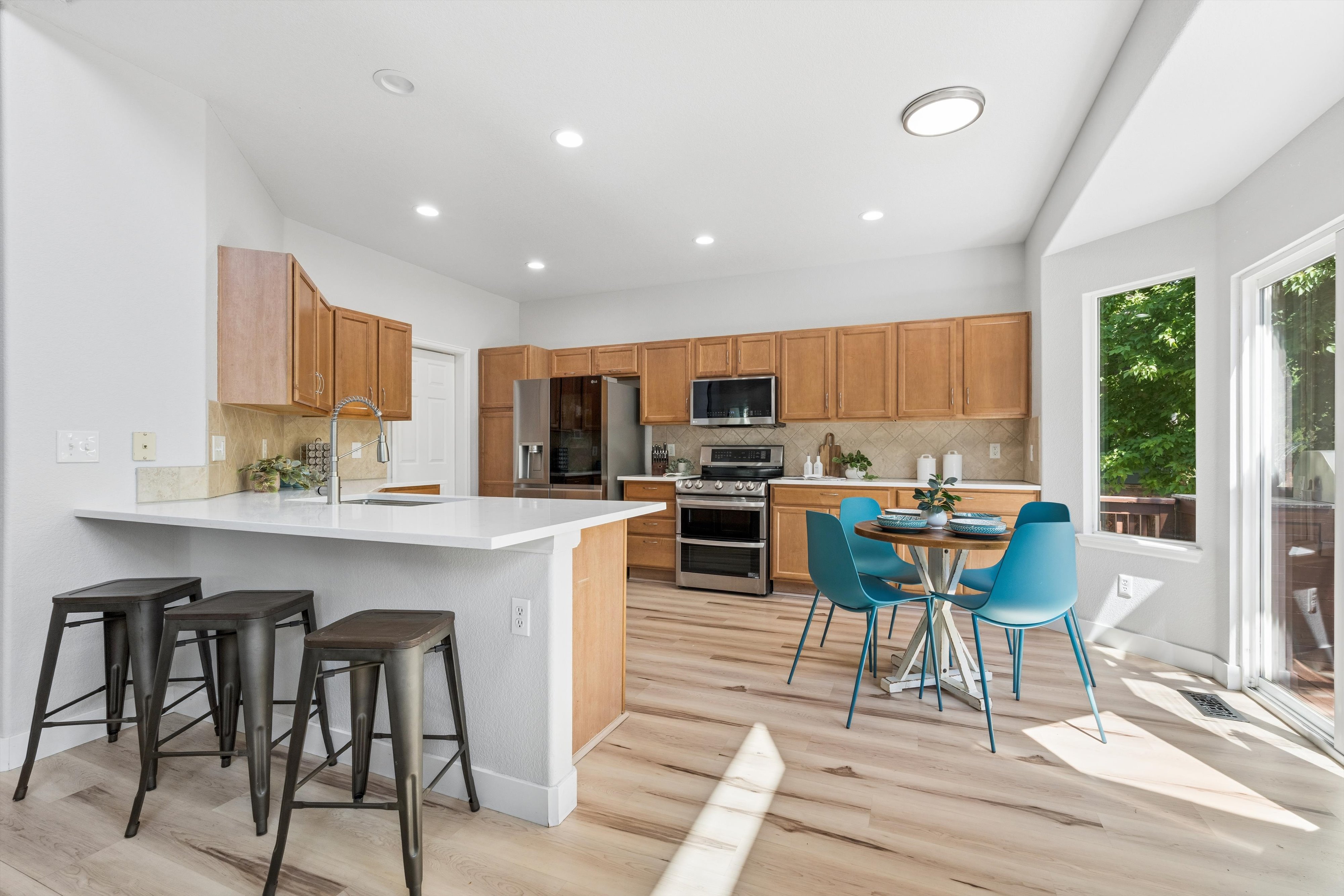 Thoughtfully Designed Four-Bedroom, Three Bath Residence - 物件實景