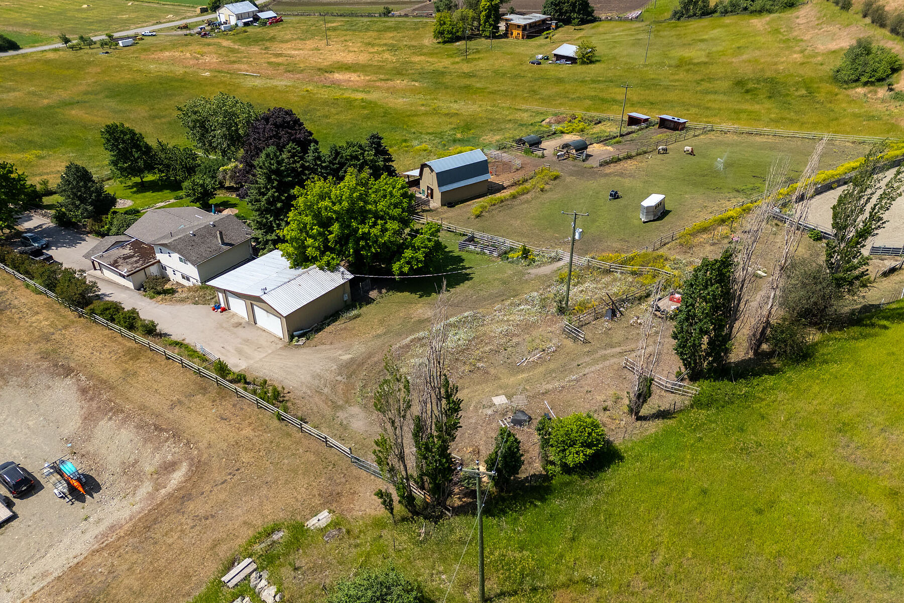  Ten Acres in Coldstream - 物件實景