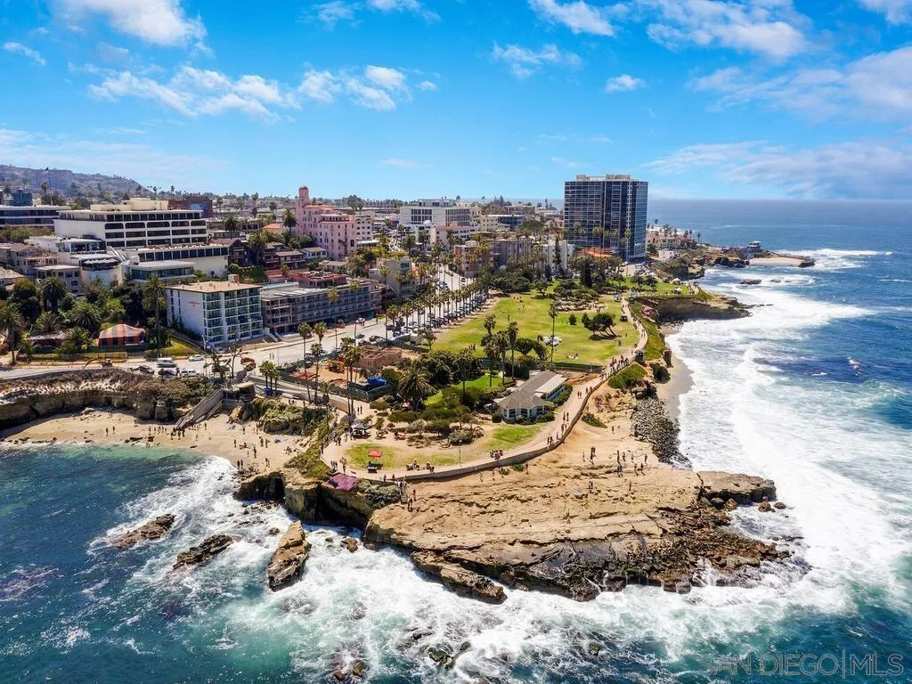 La Jolla, California, 92037, United States, 2 Bedrooms Bedrooms, ,2 BathroomsBathrooms,Residential,For Sale,1985543
