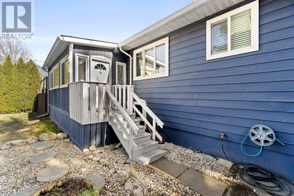 SICAMOUS, British Columbia, V0E 2V0, CA, 4 Bedrooms Bedrooms, ,2 BathroomsBathrooms,Residential,For Sale,1838473