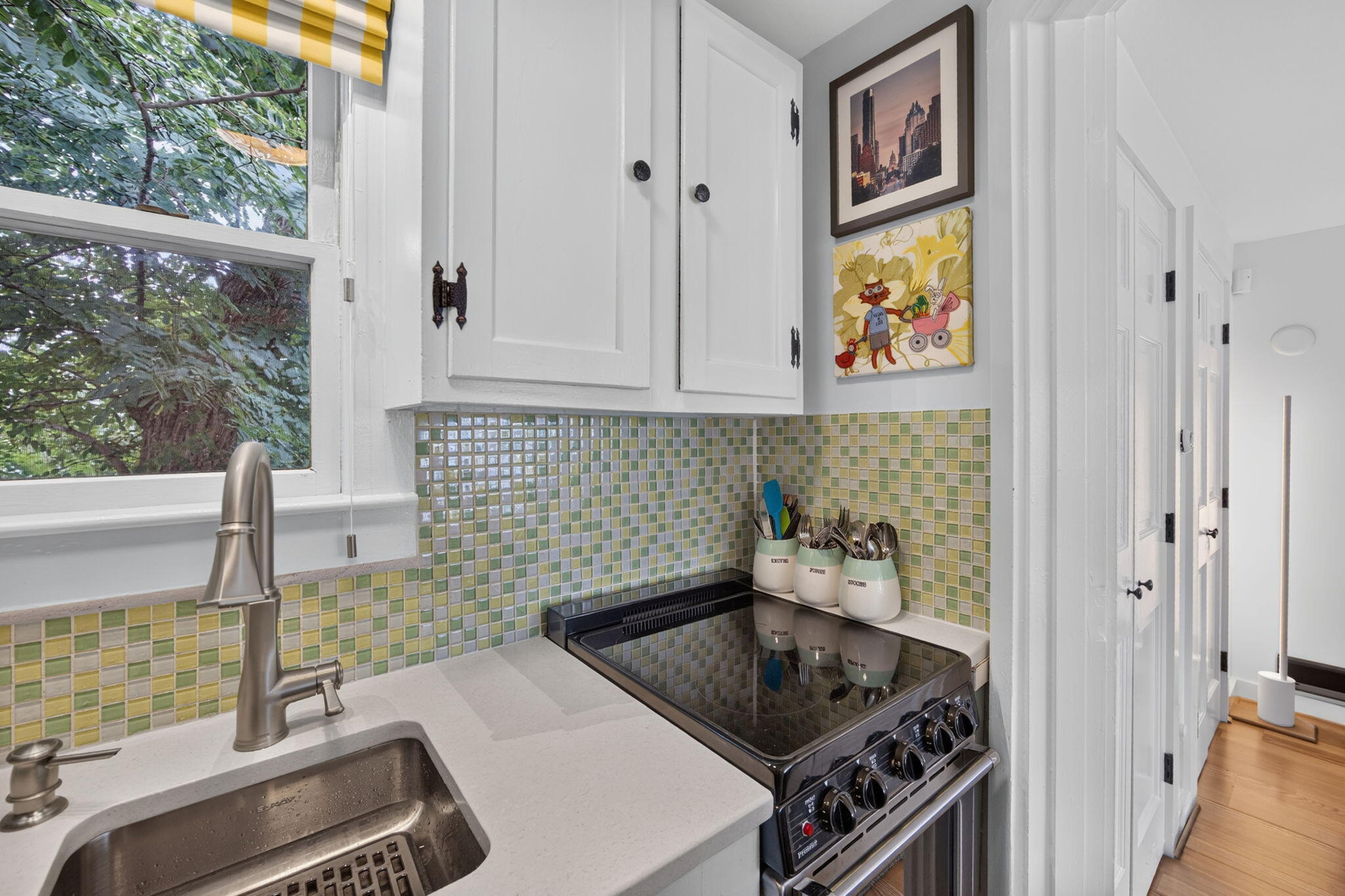  West End Living with a Pool, Hot Tub & Deeded Parking - 物件實景