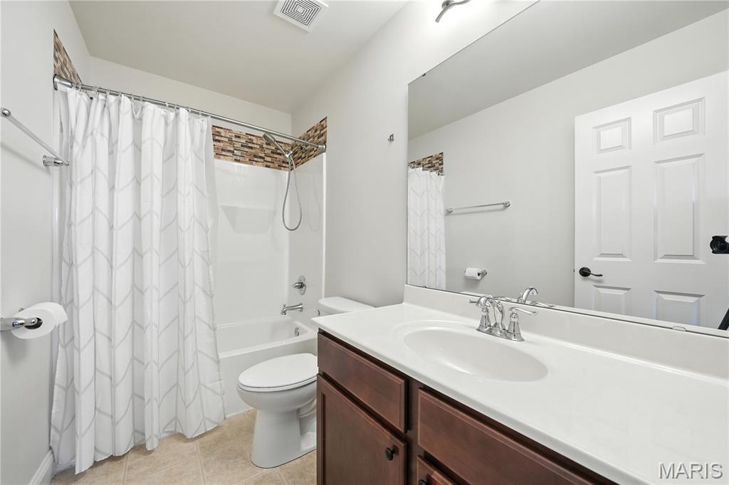 Lake St Louis, Missouri, 63367, United States, 4 Bedrooms Bedrooms, ,3 BathroomsBathrooms,Residential,For Sale,1901127