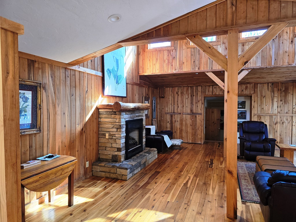 Lansing, North Carolina, 28643, United States, 1 Bedroom Bedrooms, ,1 BathroomBathrooms,Residential,For Sale,1974304