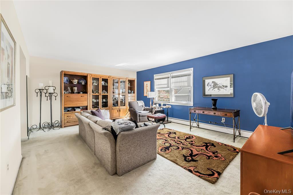 Yonkers, New York, 10703, United States, 6 Bedrooms Bedrooms, ,2 BathroomsBathrooms,Residential,For Sale,1984096