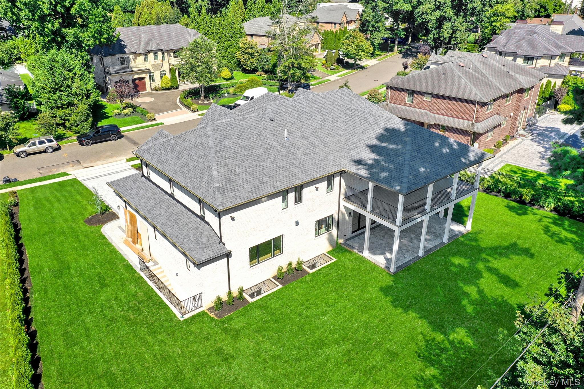  25 Hemlock Lane, Roslyn Heights, NY, 11577 - 物件實景