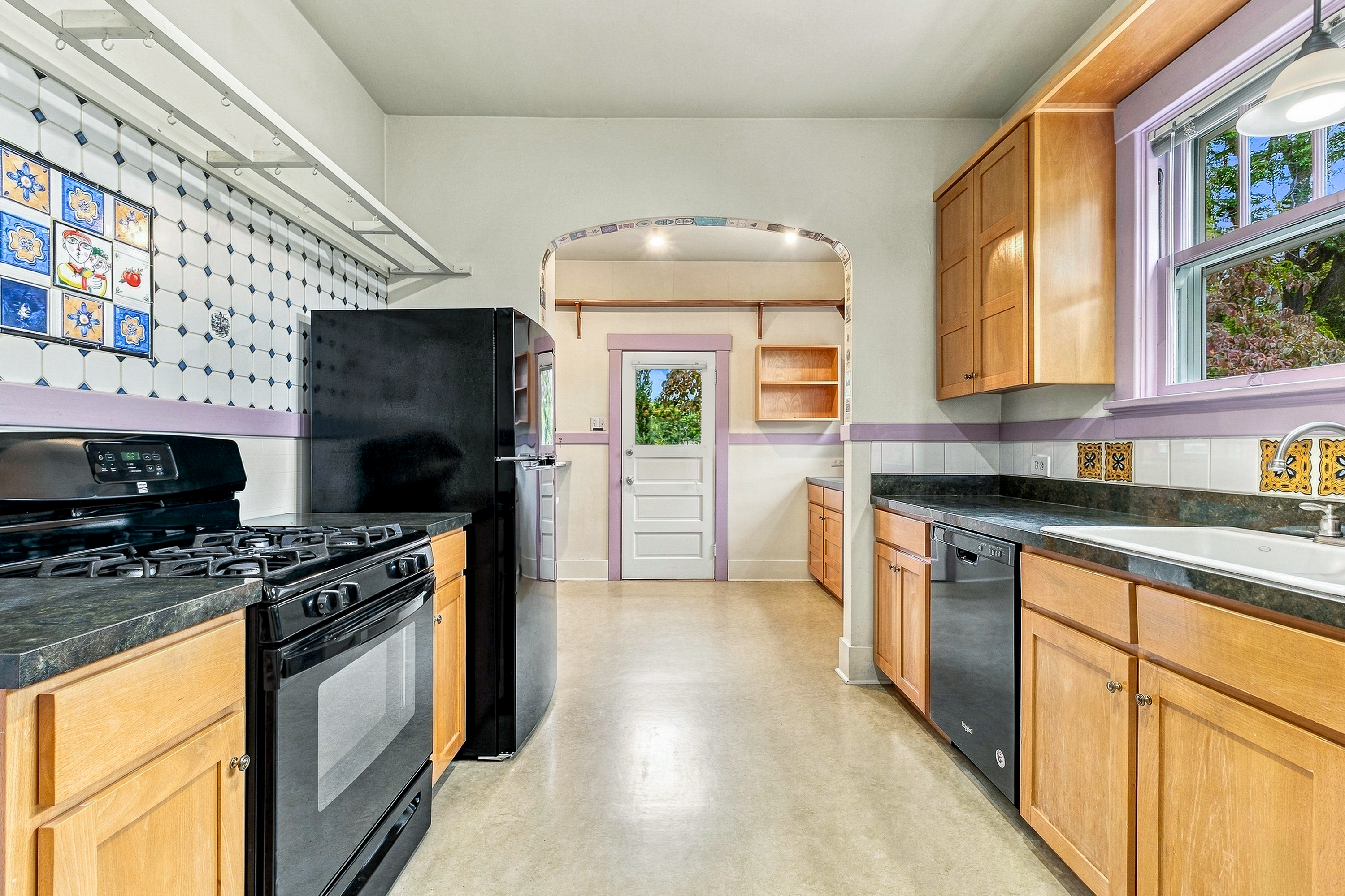  Crawford Home, 1235 Isaacs Ave - 物件實景