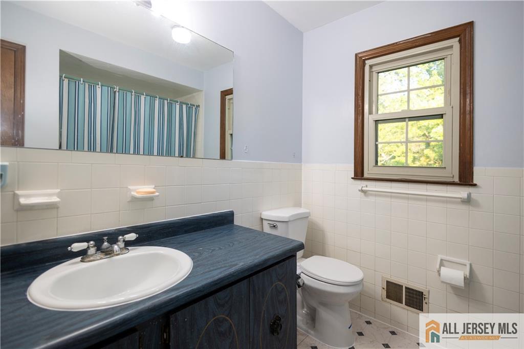 East Brunswick, New Jersey, 08816, United States, 4 Bedrooms Bedrooms, ,3 BathroomsBathrooms,Residential,For Sale,1895704