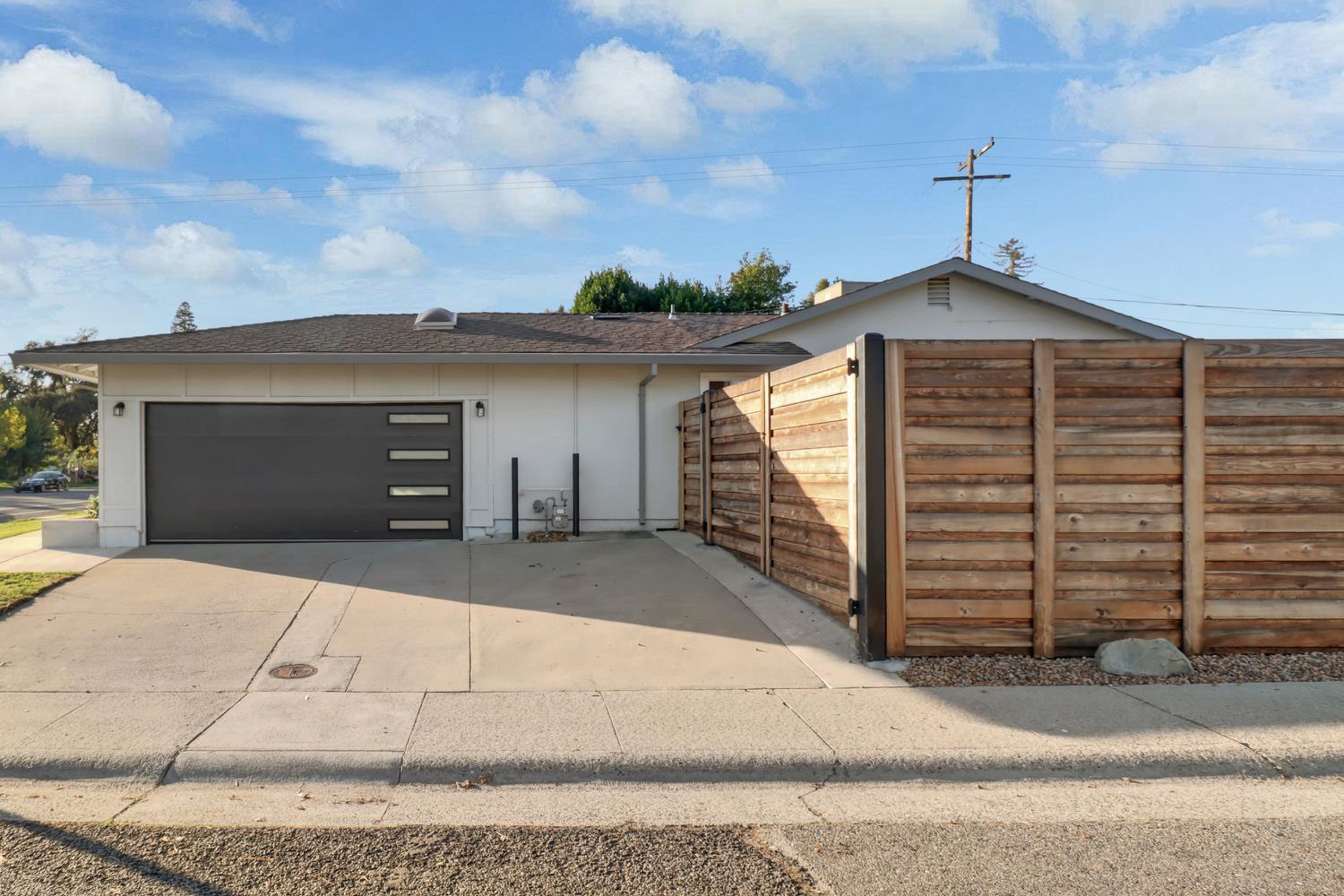 Sacramento, California, 95826, United States, 3 Bedrooms Bedrooms, ,2 BathroomsBathrooms,Residential,For Sale,1991468