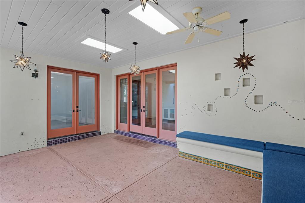 Orlando, Florida, 32806, United States, 3 Bedrooms Bedrooms, ,4 BathroomsBathrooms,Residential,For Sale,1927434