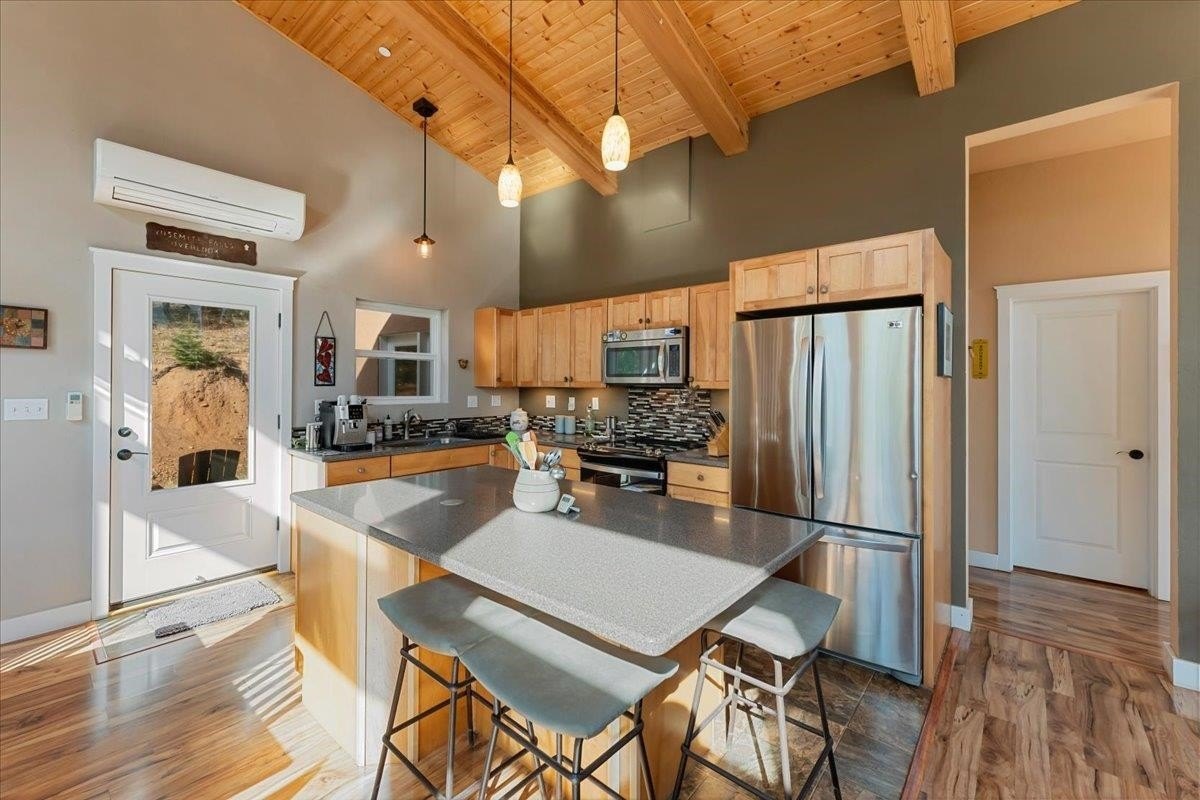 Weed, California, 96094, United States, 4 Bedrooms Bedrooms, ,3 BathroomsBathrooms,Residential,For Sale,2038321