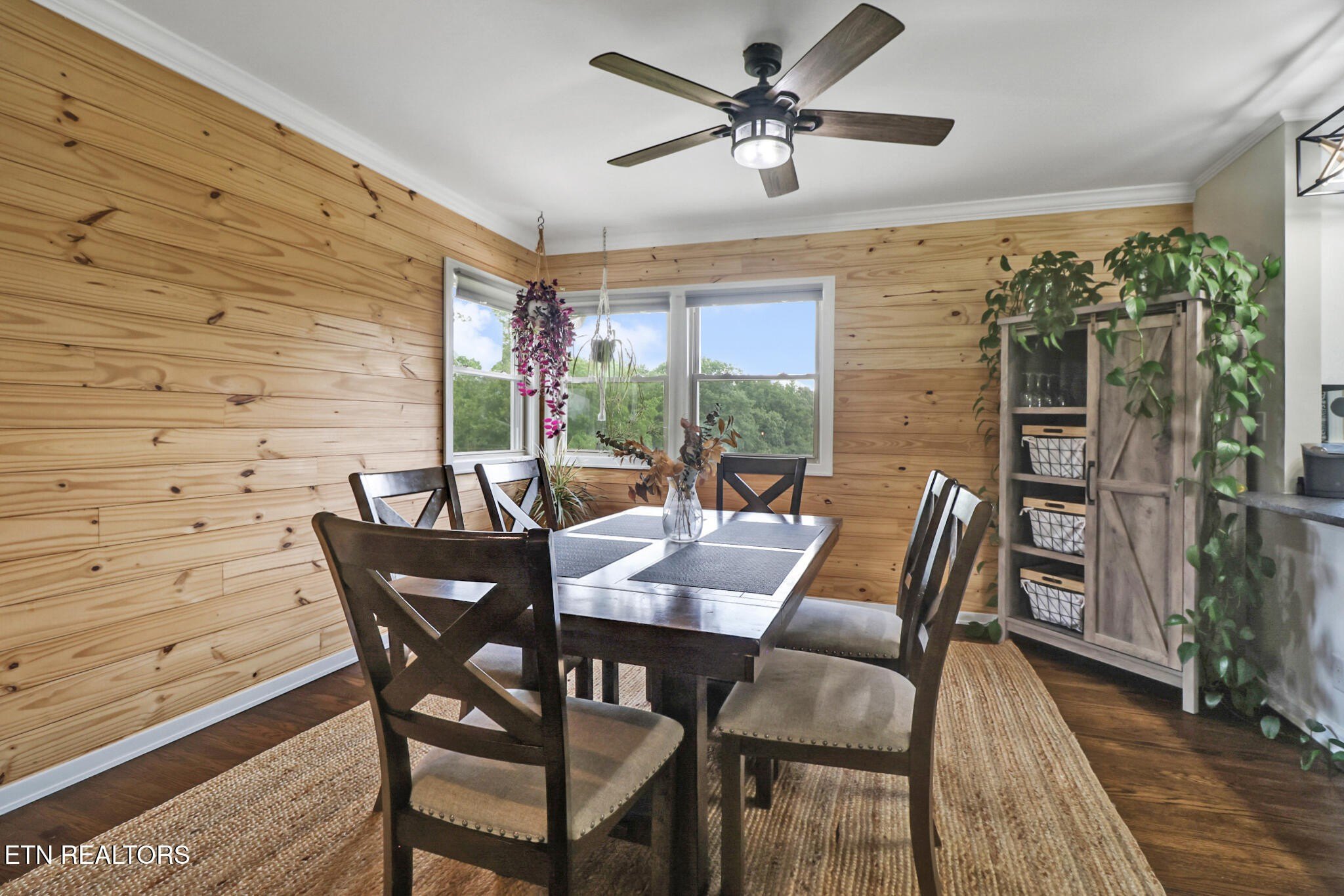 Crossville, Tennessee, 38571, United States, 5 Bedrooms Bedrooms, ,3 BathroomsBathrooms,Residential,For Sale,1986080