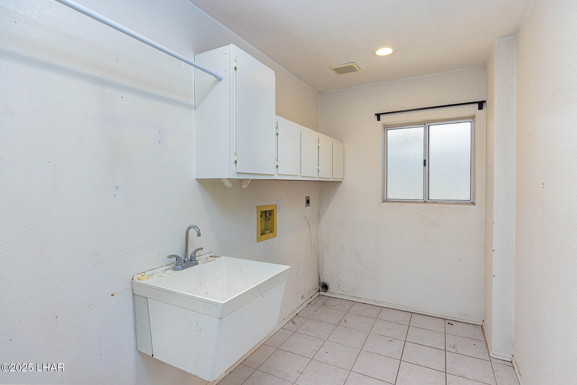 Lake Havasu City, Arizona, 86406, United States, 3 Bedrooms Bedrooms, ,1 BathroomBathrooms,Residential,For Sale,1891865