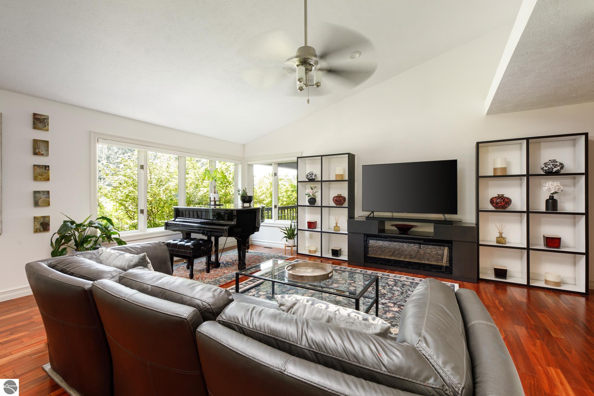 Traverse City, Michigan, 49686-1962, United States, 3 Bedrooms Bedrooms, ,2 BathroomsBathrooms,Residential,For Sale,1950100
