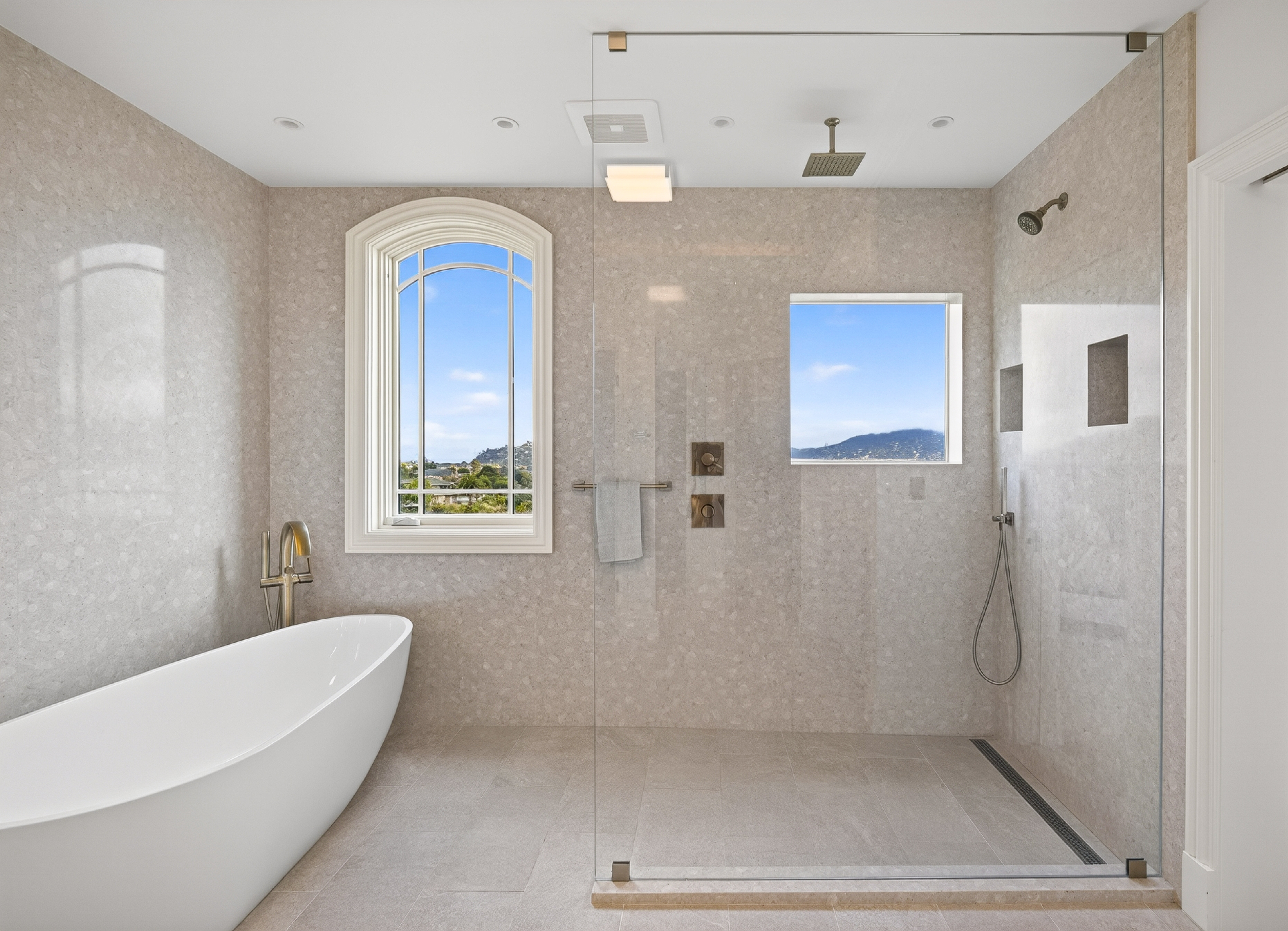  Luxury Living Overlooking the Bay - 物件實景