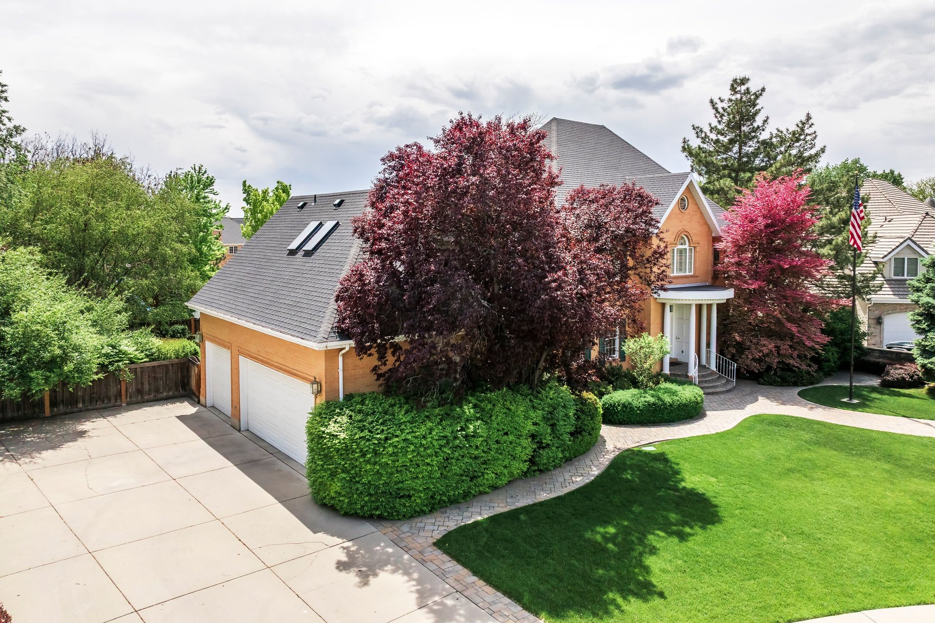  Custom Brick Beauty on Quiet Cul-de-Sac with Luxury Outdoor Living - 物件實景