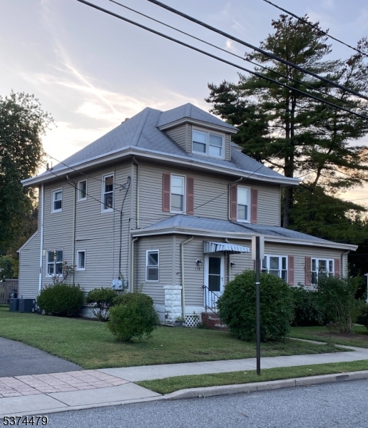 Hawthorne Boro, New Jersey, 07506, United States, 2 Bedrooms Bedrooms, ,2 BathroomsBathrooms,Residential,For Sale,1903261