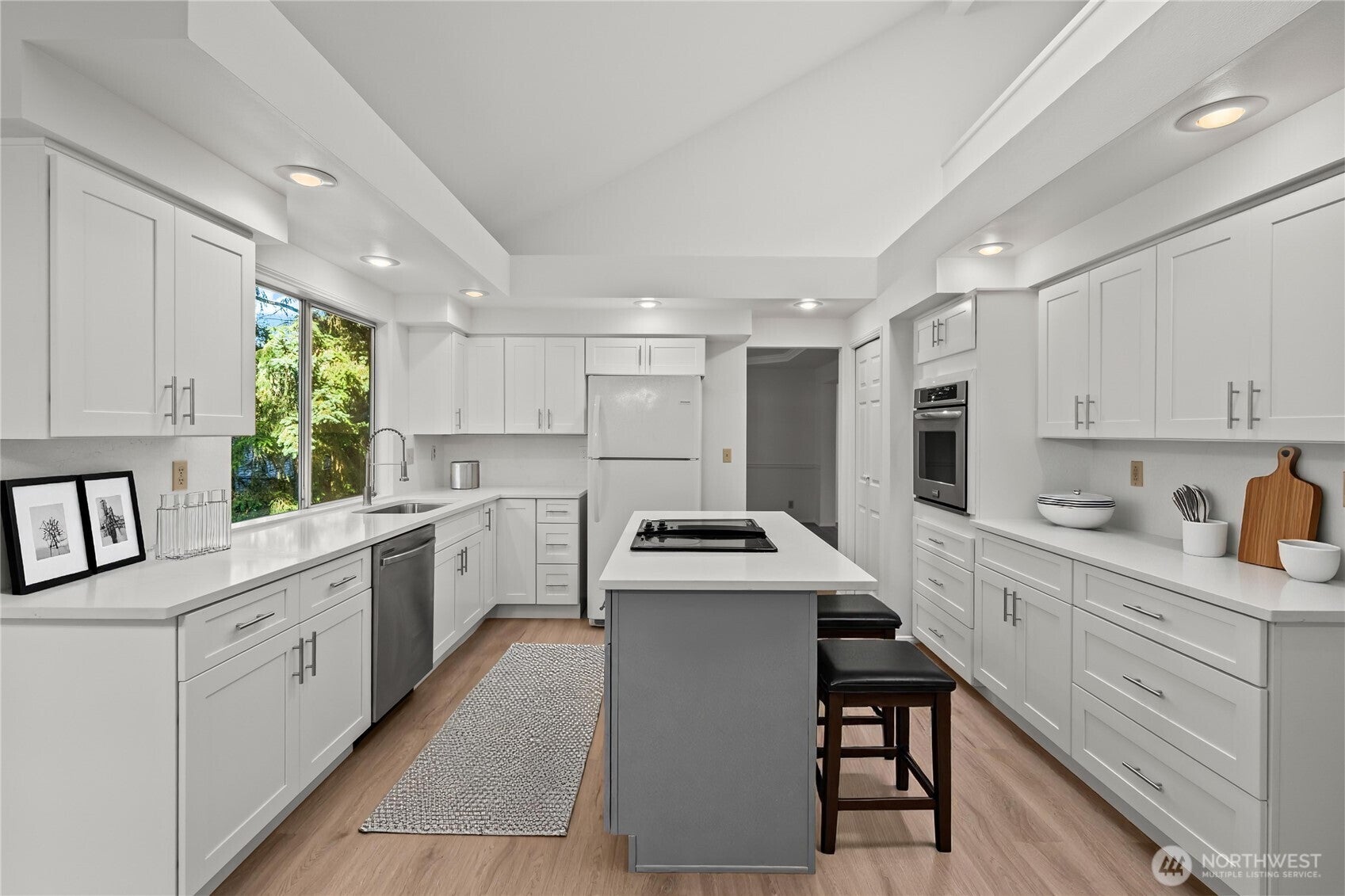 Sammamish, Washington, 98029, United States, 4 Bedrooms Bedrooms, ,3 BathroomsBathrooms,Residential,For Sale,1984048