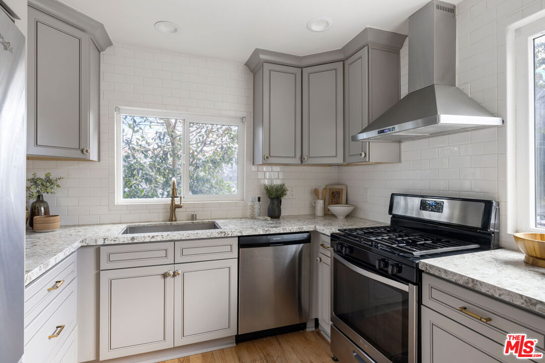 Los Angeles, California, 90031, United States, 5 Bedrooms Bedrooms, ,Residential,For Sale,2000759