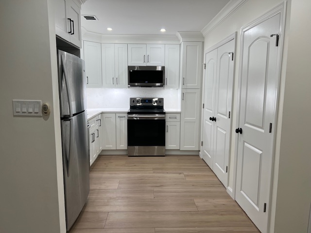 Holbrook, New York, 11741, United States, 3 Bedrooms Bedrooms, ,2 BathroomsBathrooms,Residential,For Sale,1990397