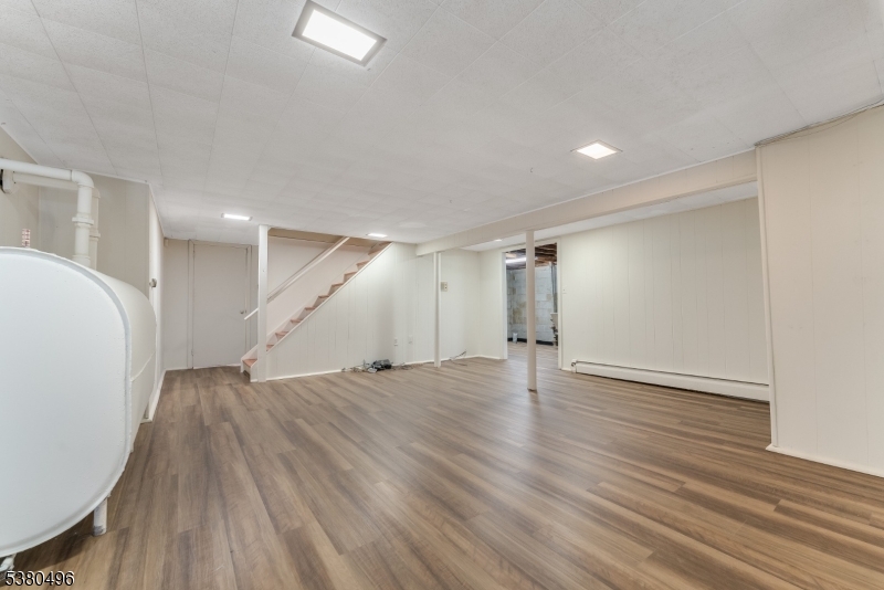 Bridgewater Twp., New Jersey, 07920, United States, 3 Bedrooms Bedrooms, ,2 BathroomsBathrooms,Residential,For Sale,1927151