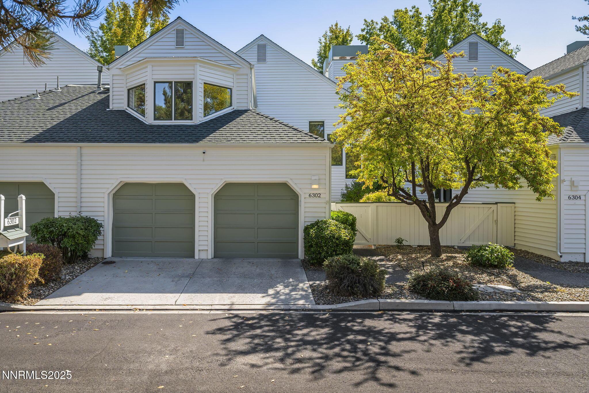 Reno, Nevada, 89519, United States, 2 Bedrooms Bedrooms, ,3 BathroomsBathrooms,Residential,For Sale,1987649