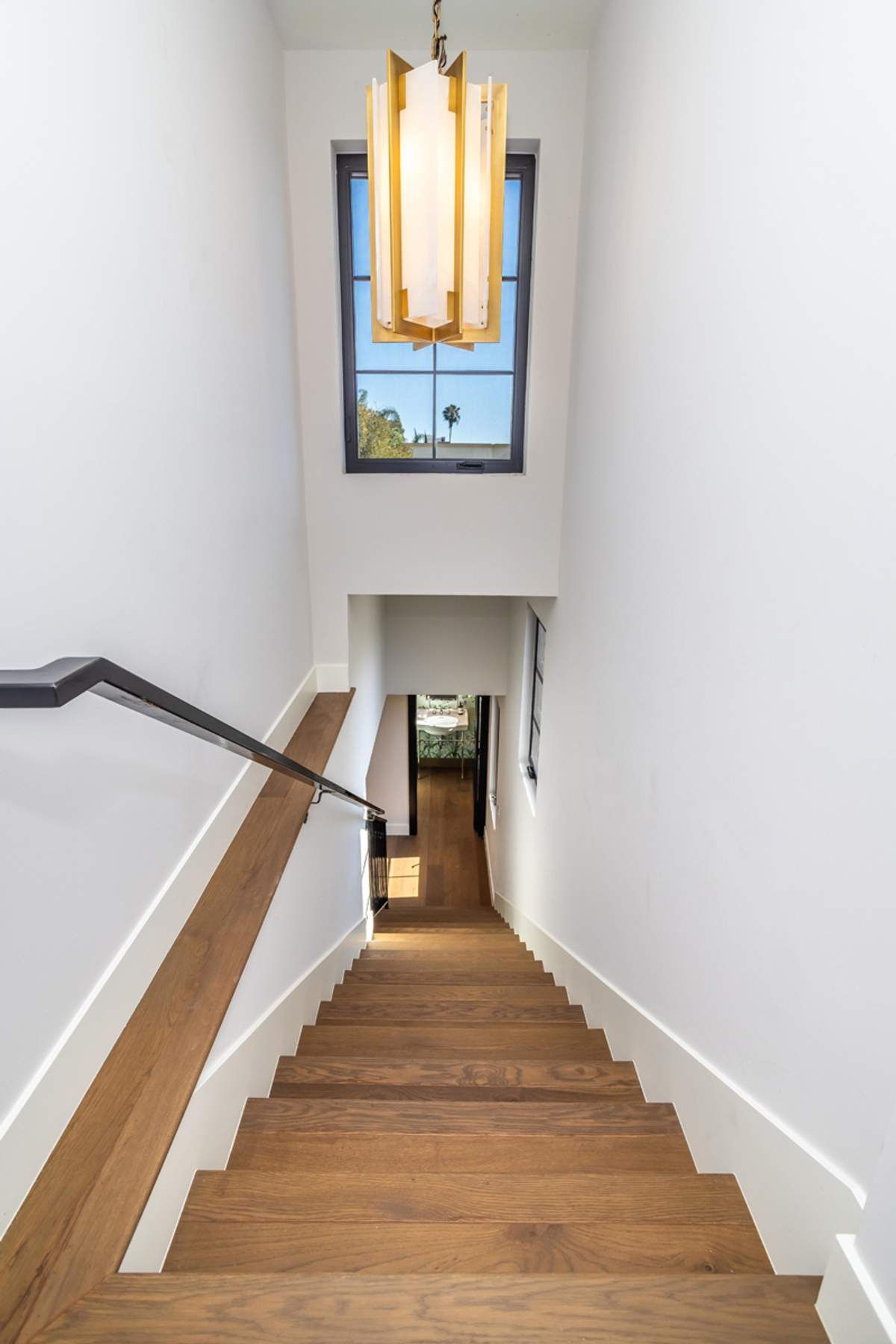  8671 Clifton Way - 物件實景