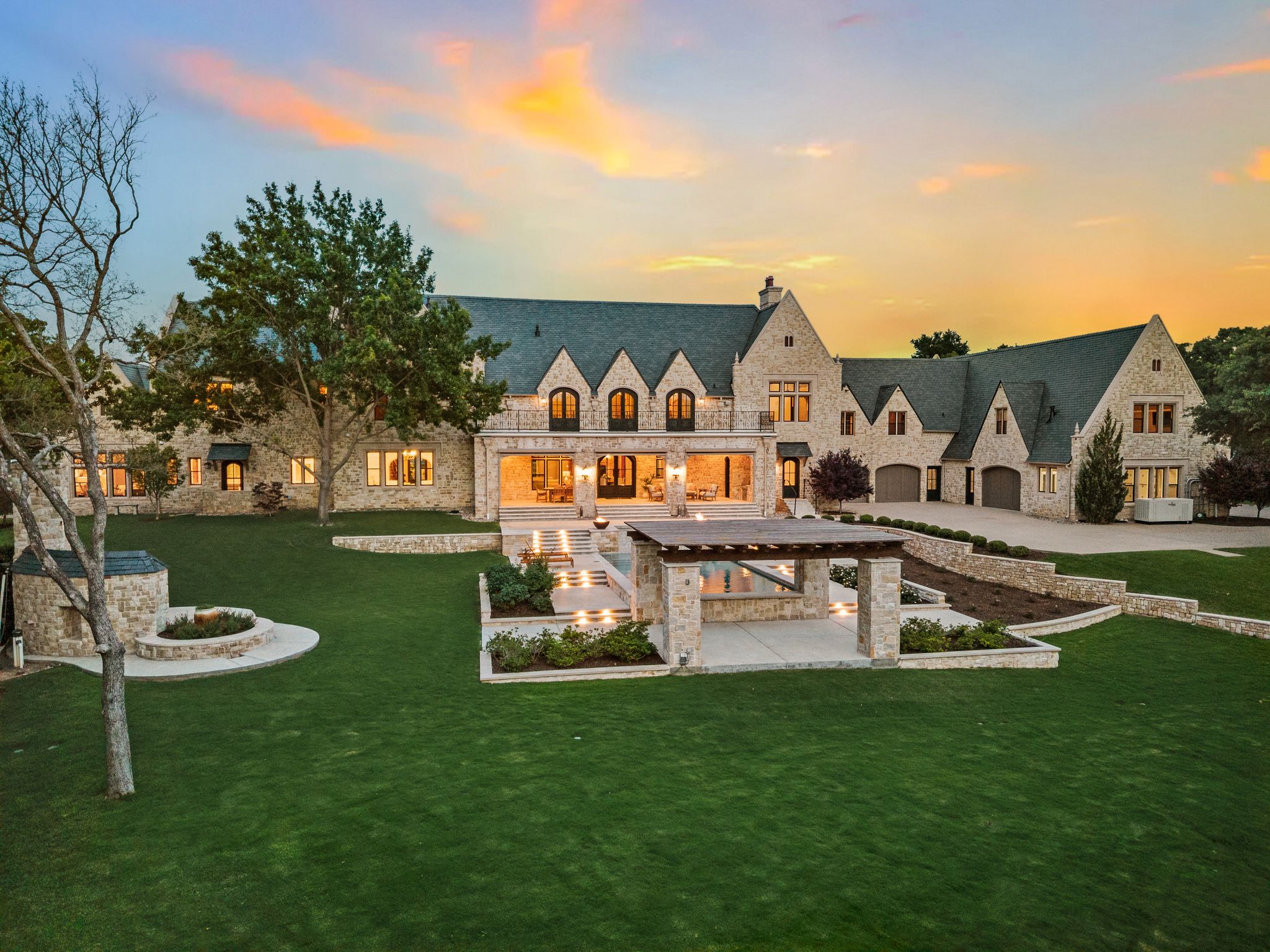  Majestic Estate in Exclusive Community of The Landing on Lake Grapevine - 物件實景
