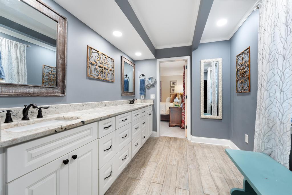 Hartwell, Georgia, 30643, United States, 4 Bedrooms Bedrooms, ,3 BathroomsBathrooms,Residential,For Sale,1989315