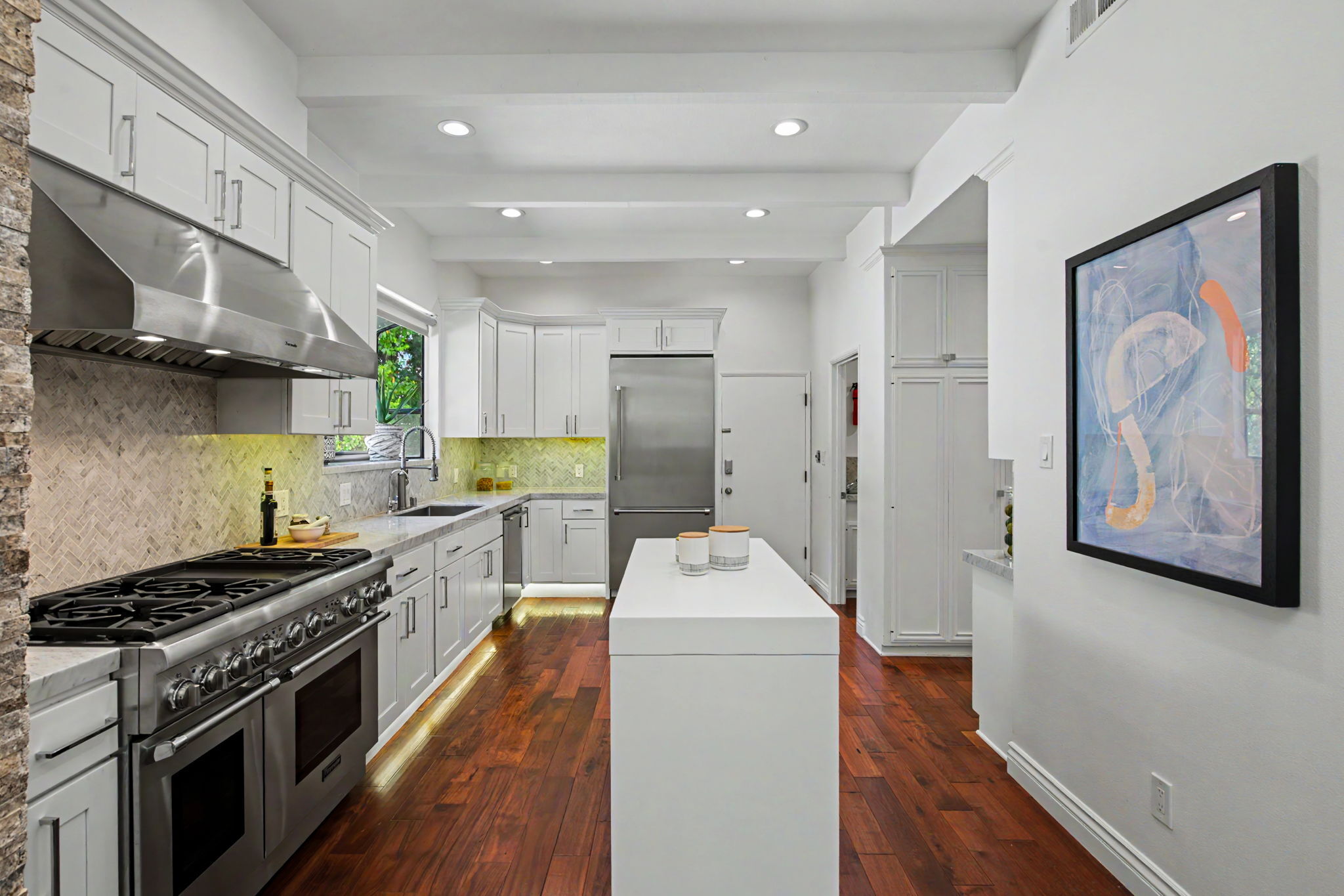  2411 Benedict Canyon Dr - 物件實景