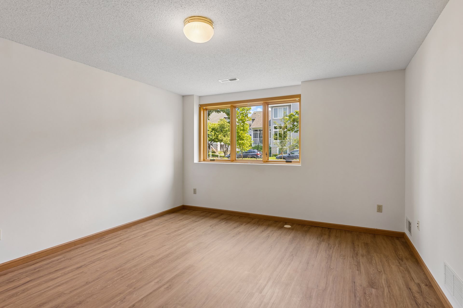  Effortless Townhome Living Near Parks and Dining - 物件實景