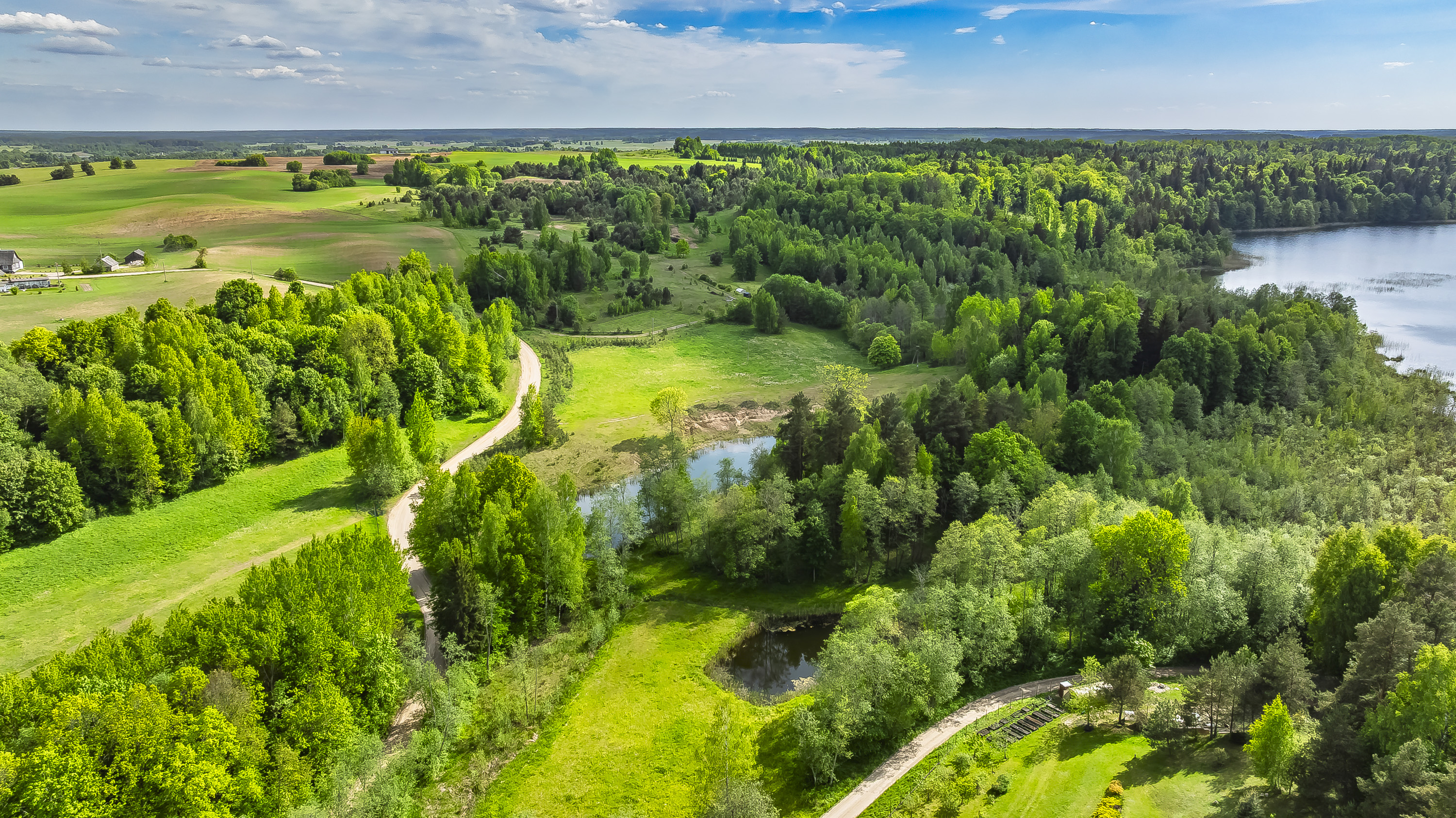  Spacious land plot in a picturesque location by the lake - 物件實景