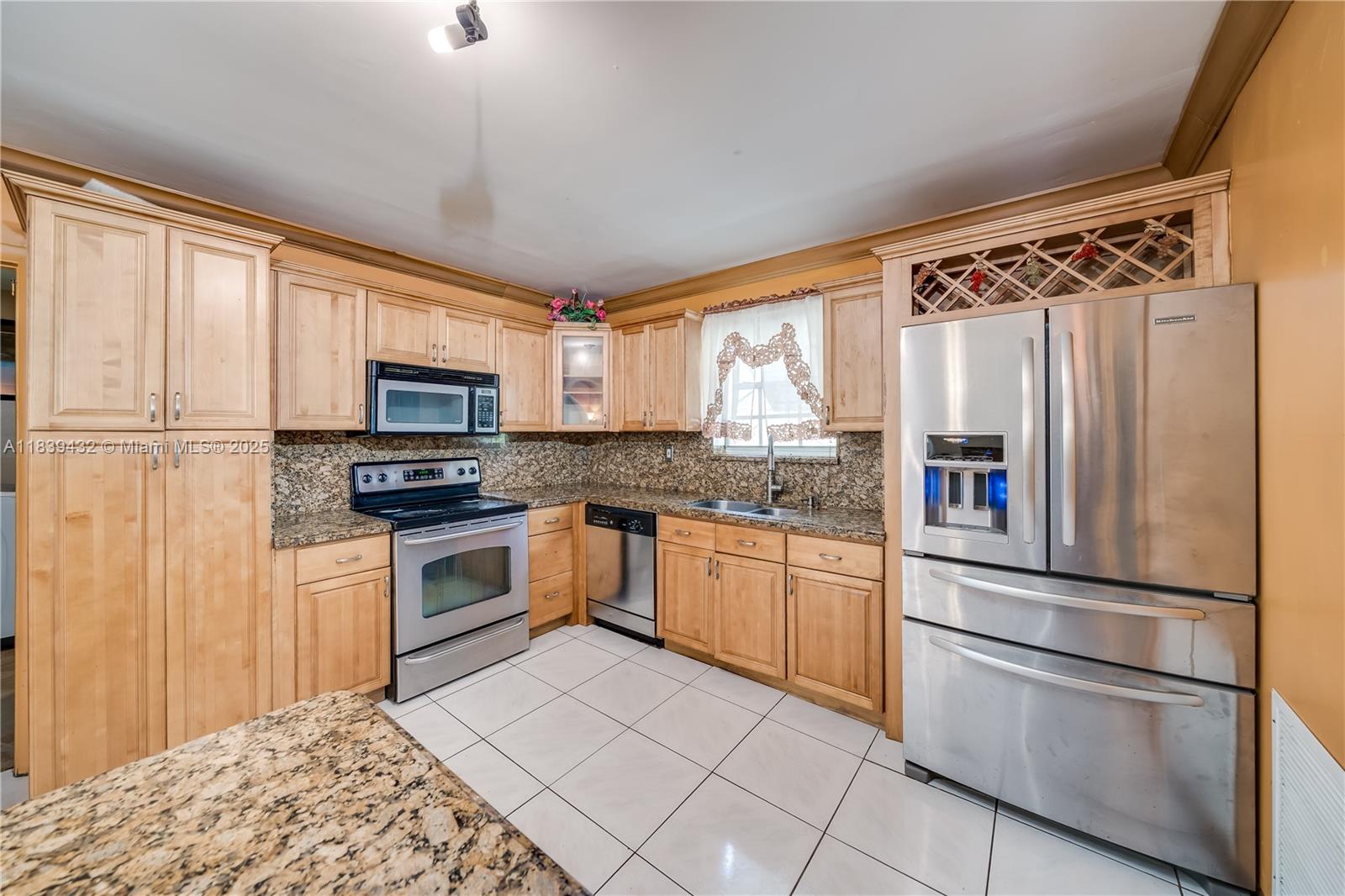 Hollywood, Florida, 33024, United States, 3 Bedrooms Bedrooms, ,2 BathroomsBathrooms,Residential,For Sale,1892932