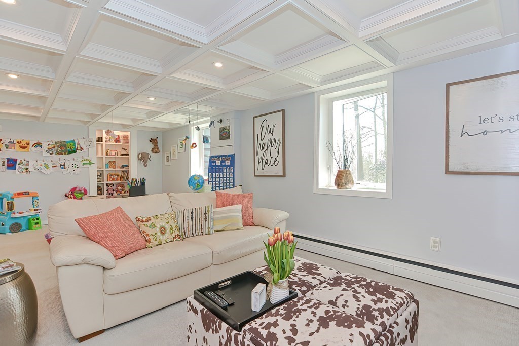 Dedham, Massachusetts, 02026, United States, 3 Bedrooms Bedrooms, ,2 BathroomsBathrooms,Residential,For Sale,1945023