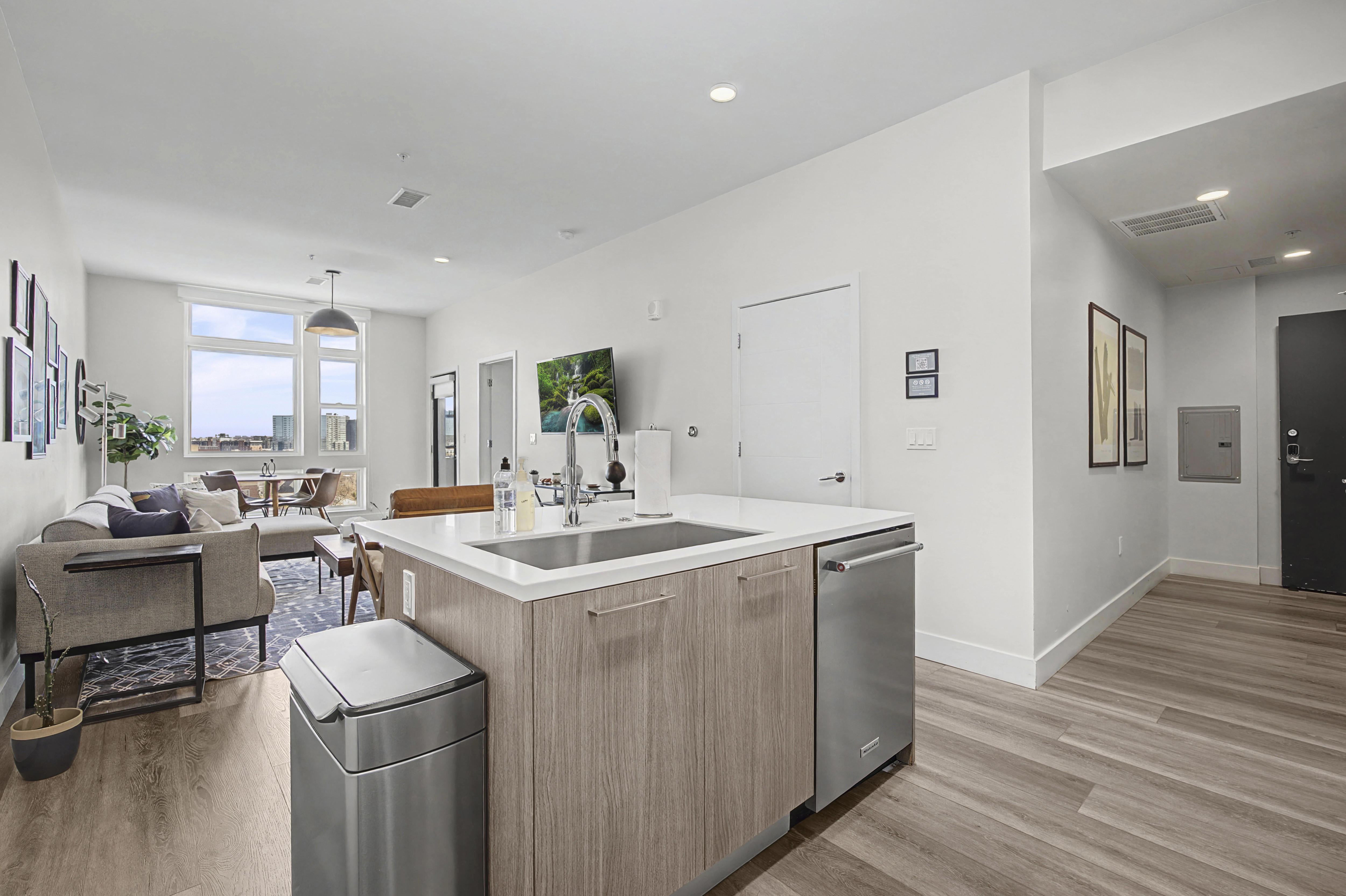  Modern design, urban convenience, and investment flexibility in LoHi - 物件實景