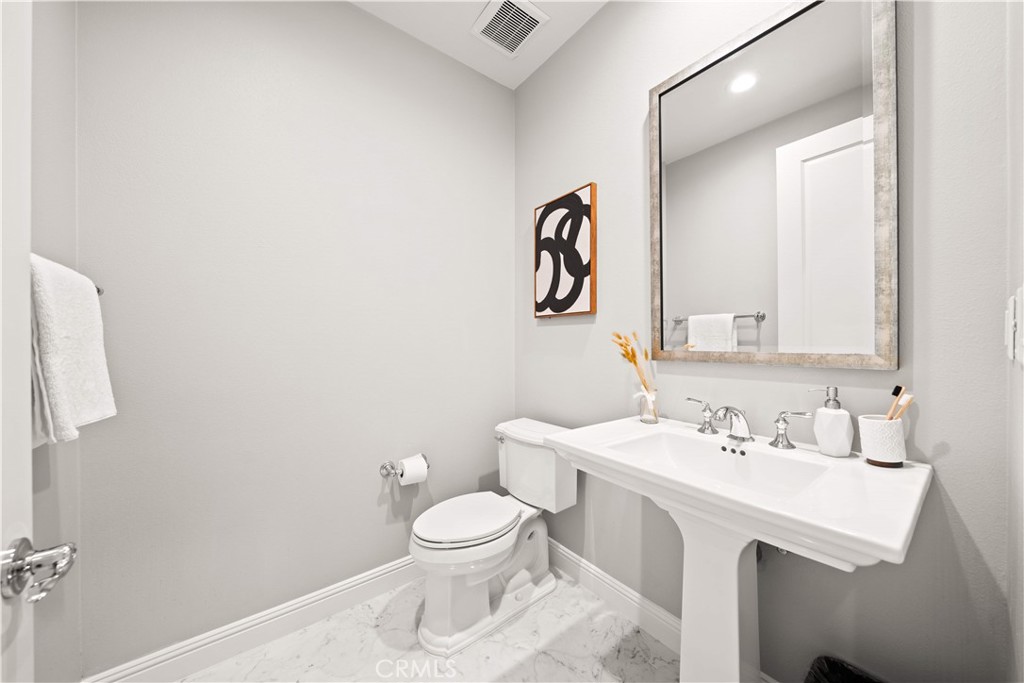 Irvine, California, 92602, United States, 5 Bedrooms Bedrooms, ,6 BathroomsBathrooms,Residential,For Sale,1982881