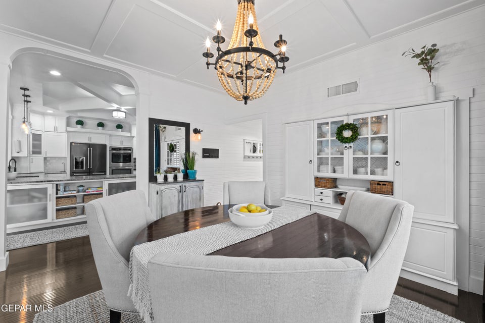 El Paso, Texas, 79936, United States, 5 Bedrooms Bedrooms, ,5 BathroomsBathrooms,Residential,For Sale,1980417