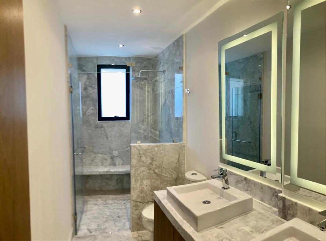 Fuente de Pir?mides, Naucalpan de Juárez, Estado de México, 53950, Mexico, 3 Bedrooms Bedrooms, ,3 BathroomsBathrooms,Residential,For Sale,Fuente de Pir?mides,1616587