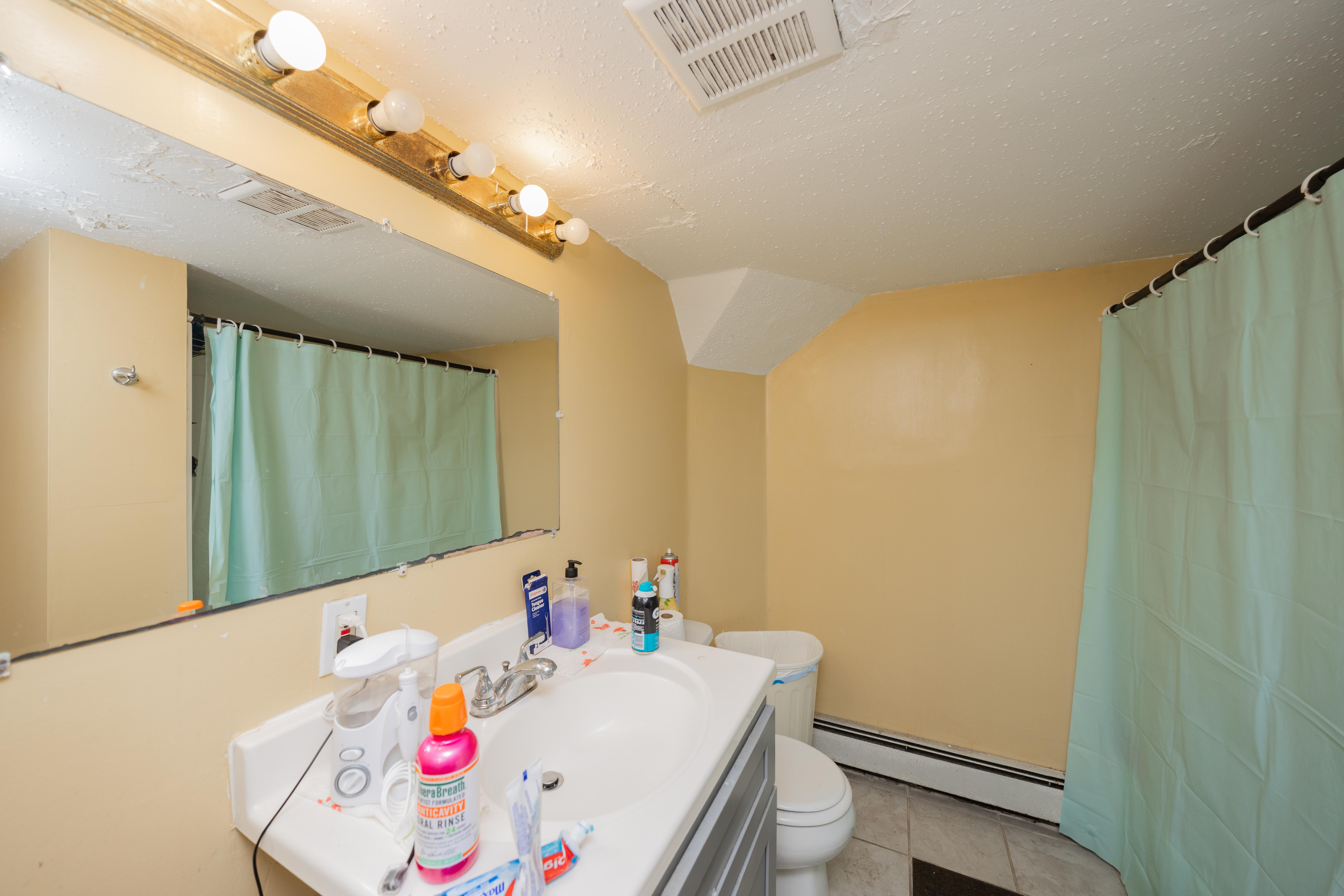 Chelsea, Massachusetts, 02150, United States, 5 Bedrooms Bedrooms, ,2 BathroomsBathrooms,Residential,For Sale,1983279