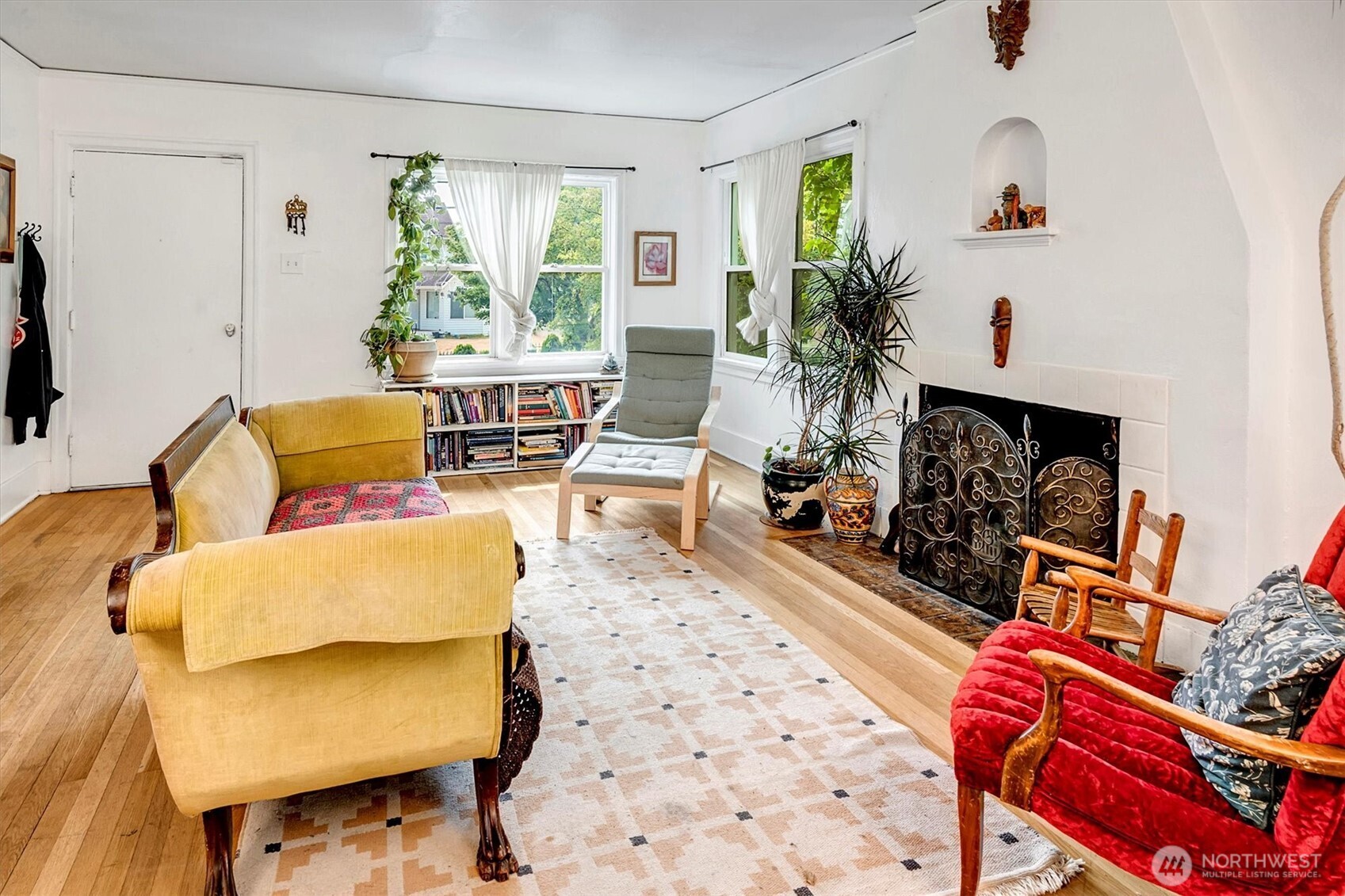 Seattle, Washington, 98108, United States, 4 Bedrooms Bedrooms, ,2 BathroomsBathrooms,Residential,For Sale,1912316