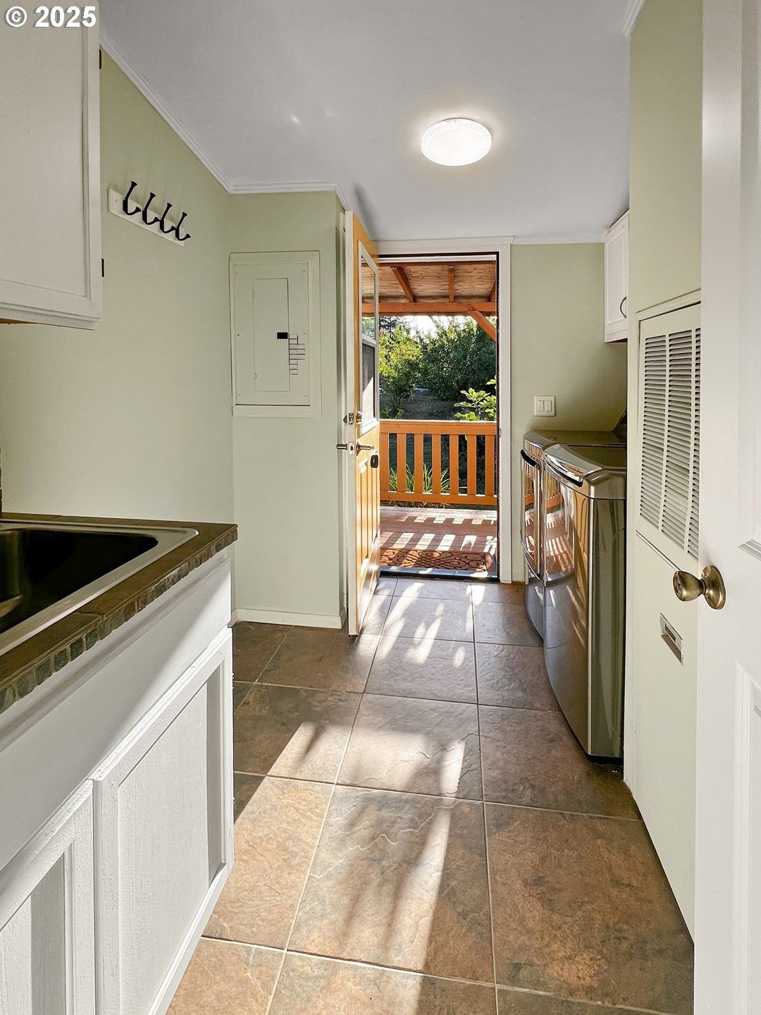 Brookings, Oregon, 97415, United States, 3 Bedrooms Bedrooms, ,3 BathroomsBathrooms,Residential,For Sale,1937548