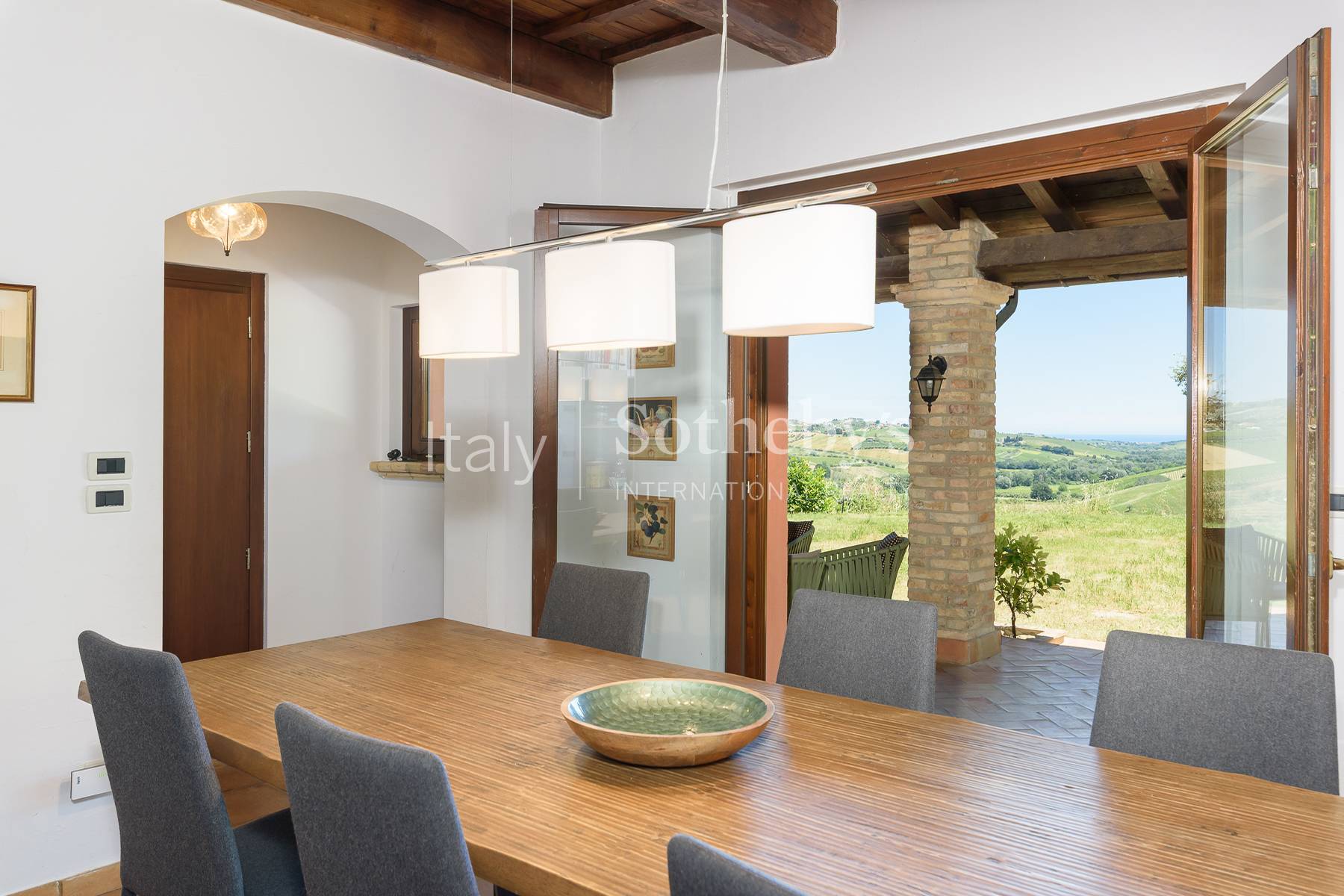  Renovated estate with pool and panoramic view - 物件實景