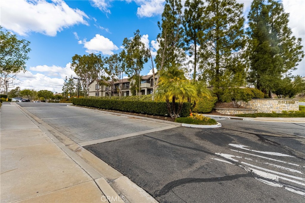 Lake Forest, California, 92610, United States, 2 Bedrooms Bedrooms, ,2 BathroomsBathrooms,Residential,For Sale,1846936